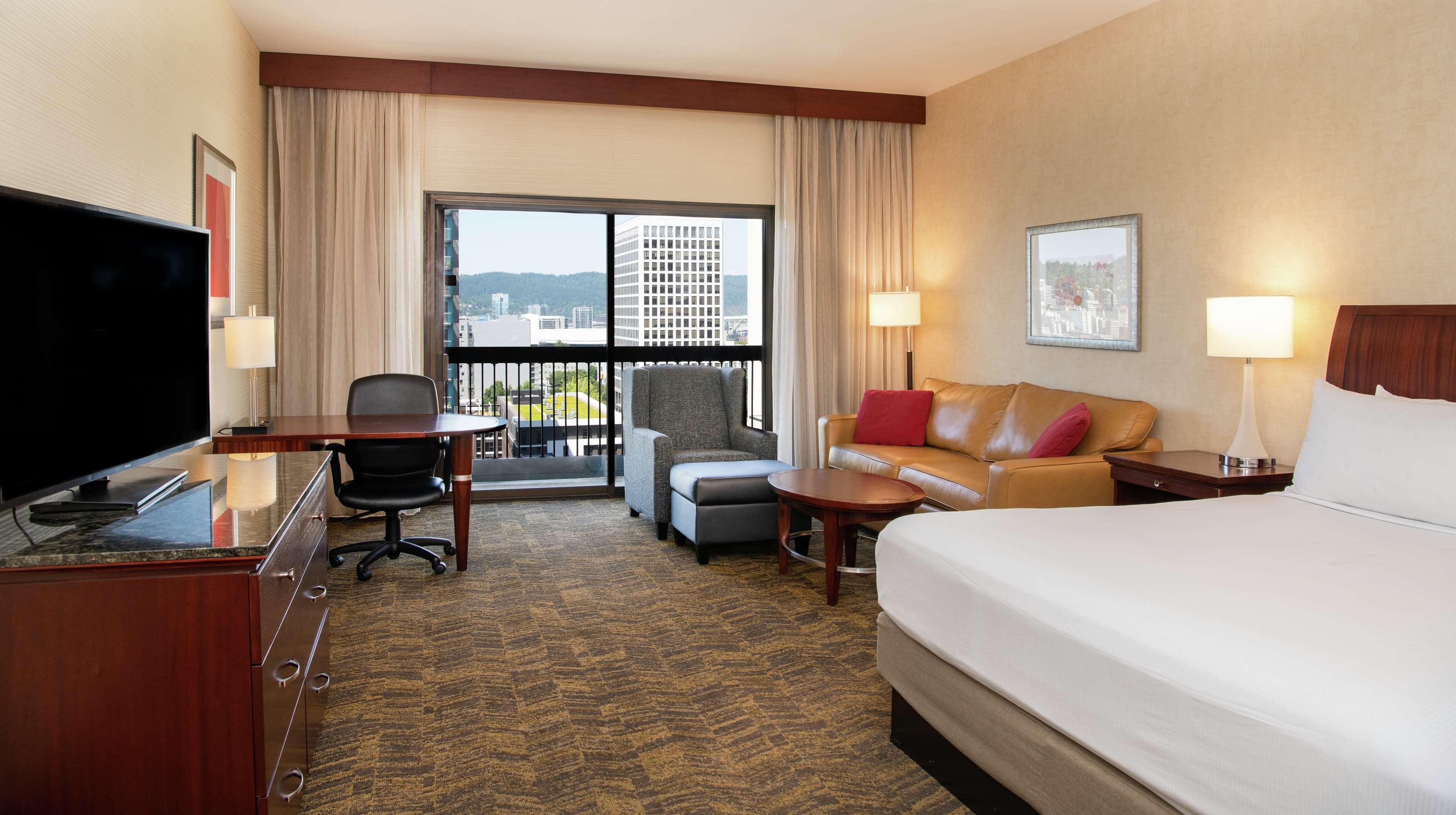 Doubletree By Hilton Portland Hotel Exterior photo