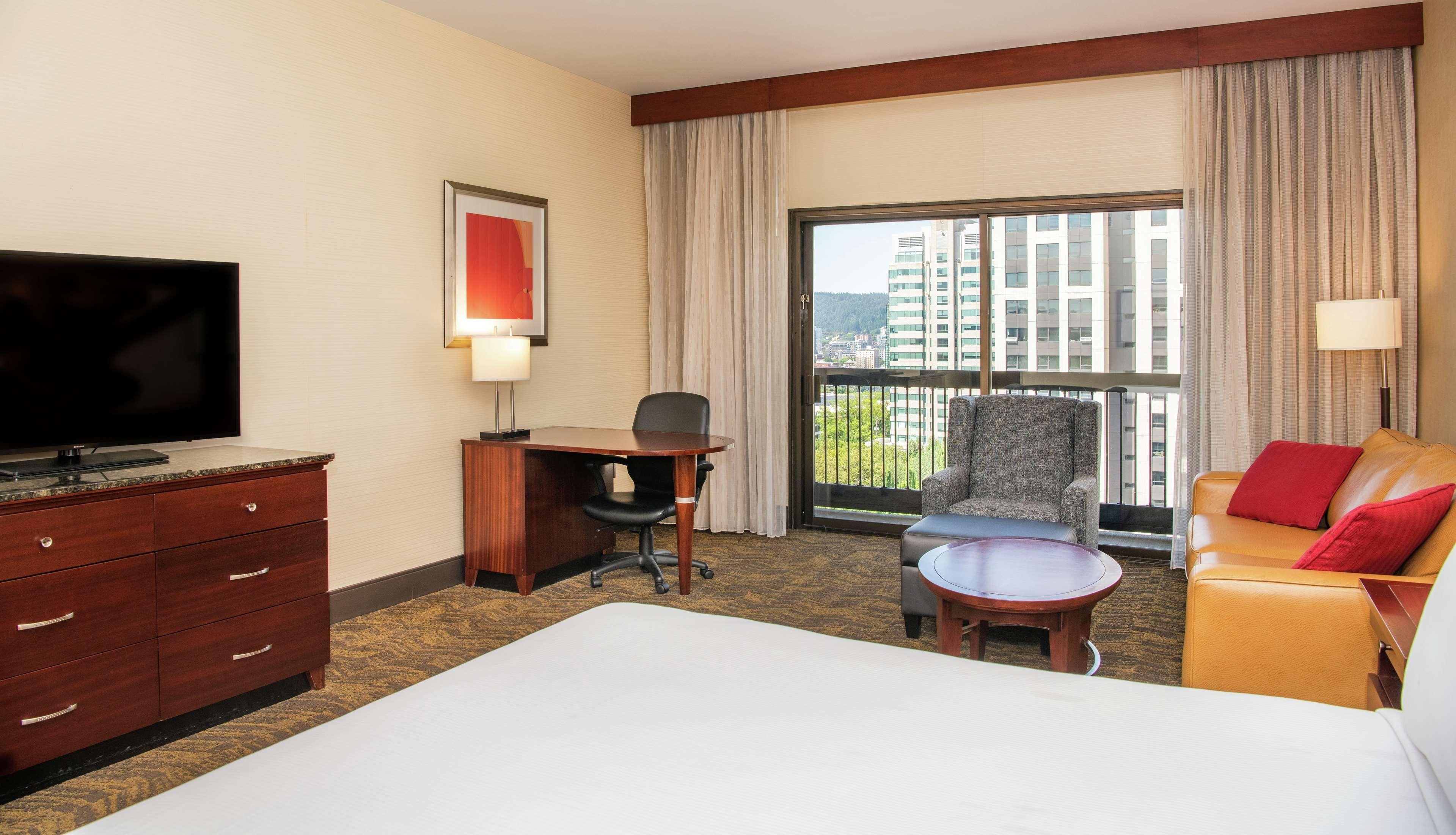 Doubletree By Hilton Portland Hotel Exterior photo