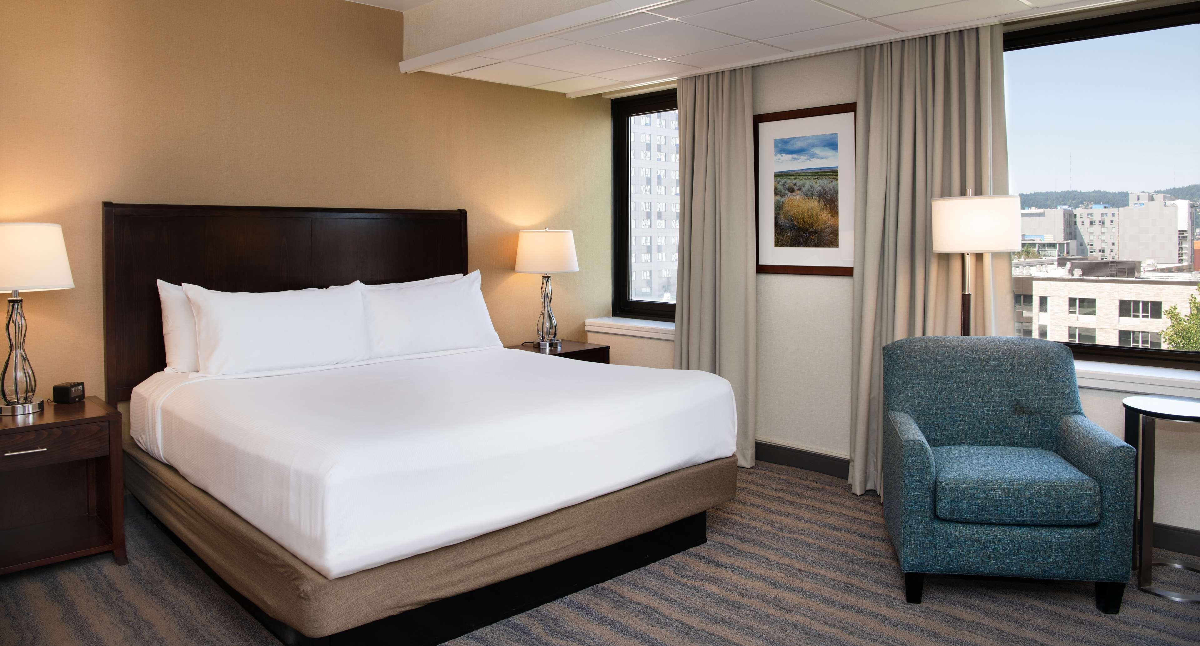 Doubletree By Hilton Portland Hotel Exterior photo