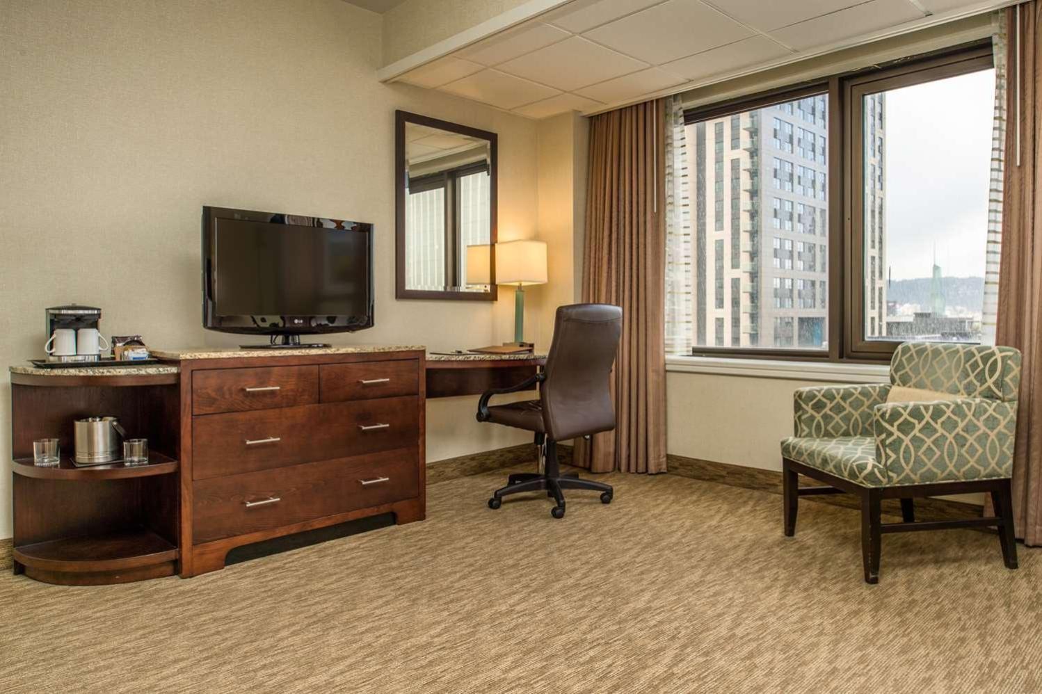 Doubletree By Hilton Portland Hotel Exterior photo