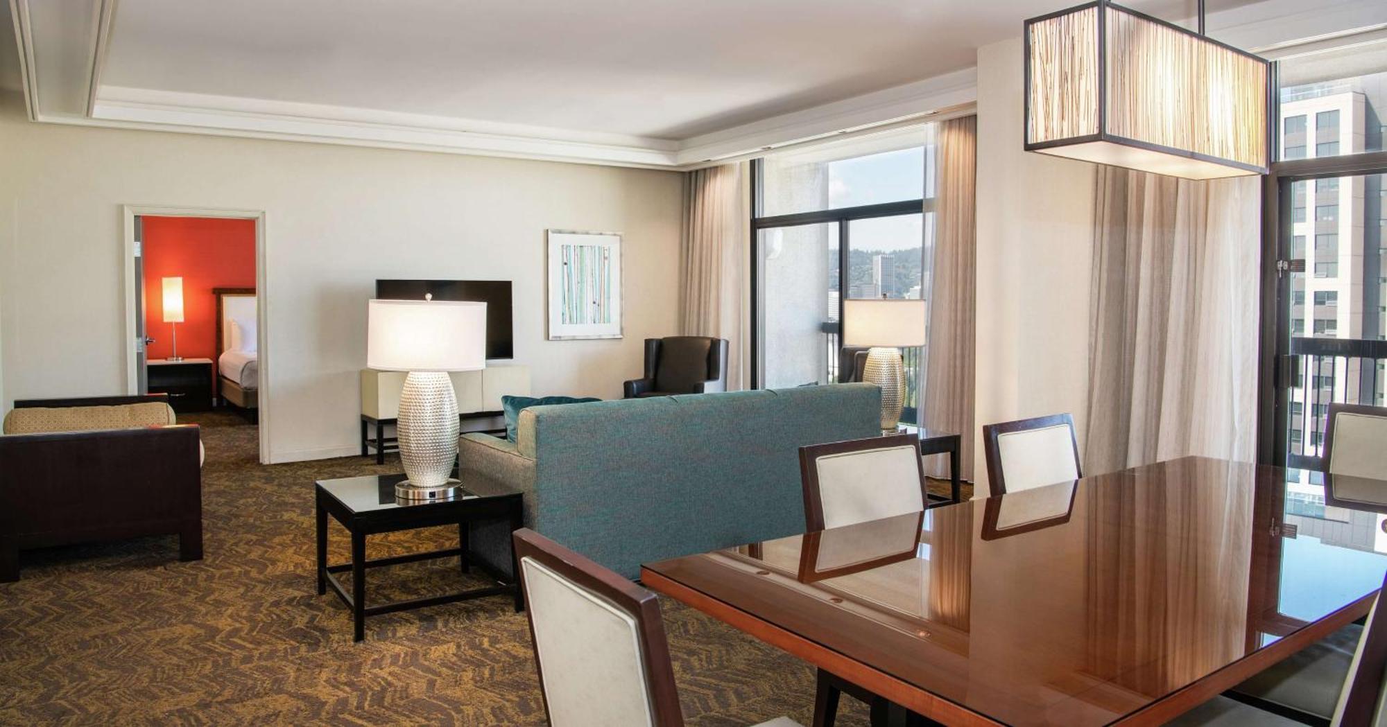 Doubletree By Hilton Portland Hotel Exterior photo