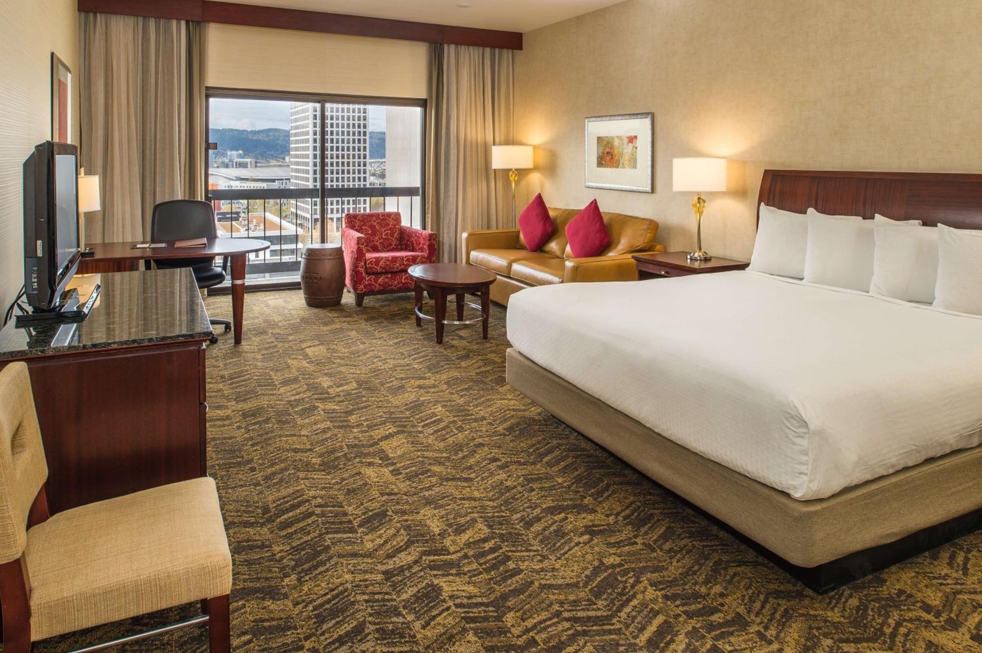 Doubletree By Hilton Portland Hotel Exterior photo